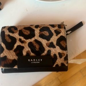 Brand new radley London wallet as you can see in the pictures